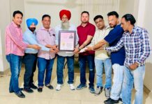 ਬਹਾਦਰ ਡਾਲਵੀ ਯਾਦਗਾਰੀ ਪੁਰਸਕਾਰ ਉੱਘੇ ਫਿਲਮ ਕਲਾਕਾਰ ਮਨਿੰਦਰ ਮੋਗਾ ਨੂੰ ਦਿੱਤਾ ਗਿਆ